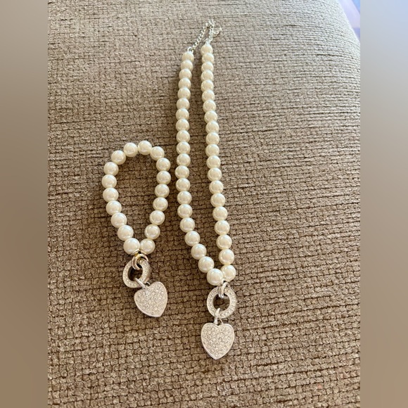 Pearl Heart Charm Necklace and Bracelet Set - Picture 3 of 3